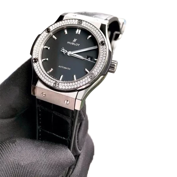 Classic Fusion Titanium Diamonds 42mm 542.NX.1171.LR.1104